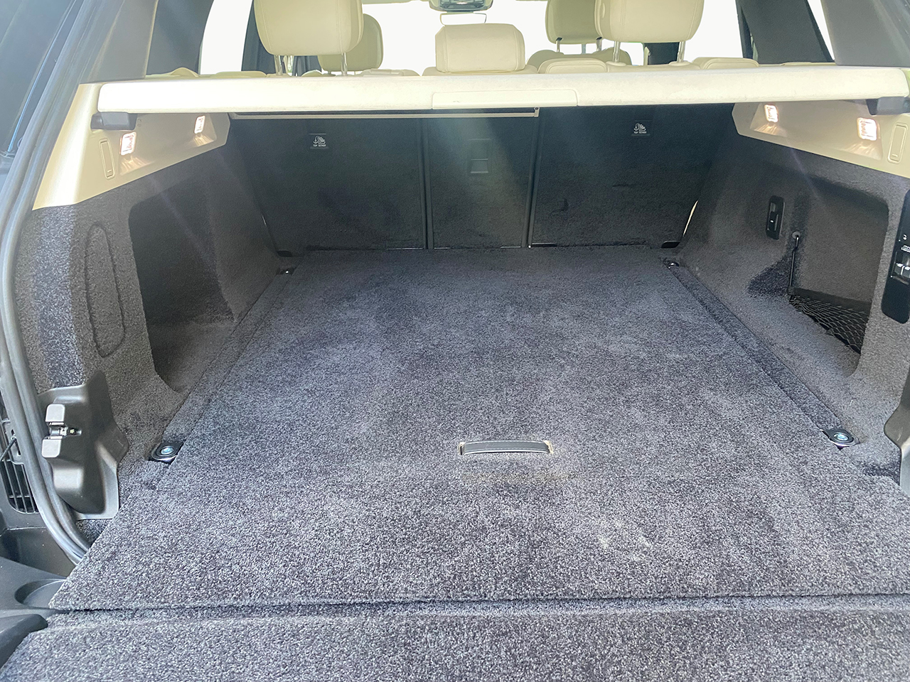 range rover vogue boot space