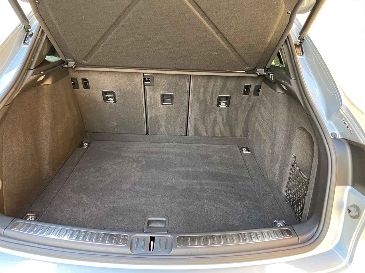 Porsche Macan trunk