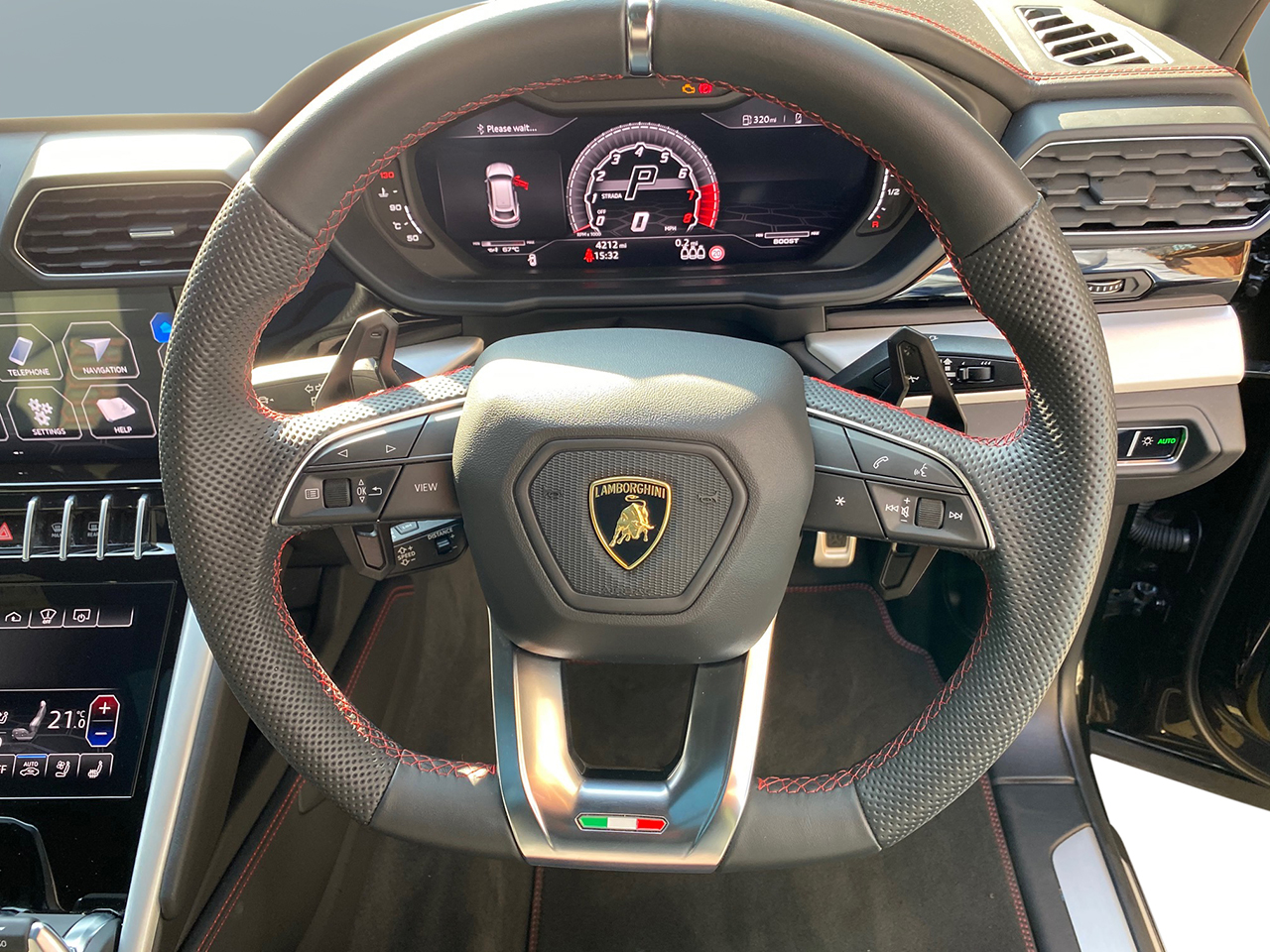 lamborghini urus steering