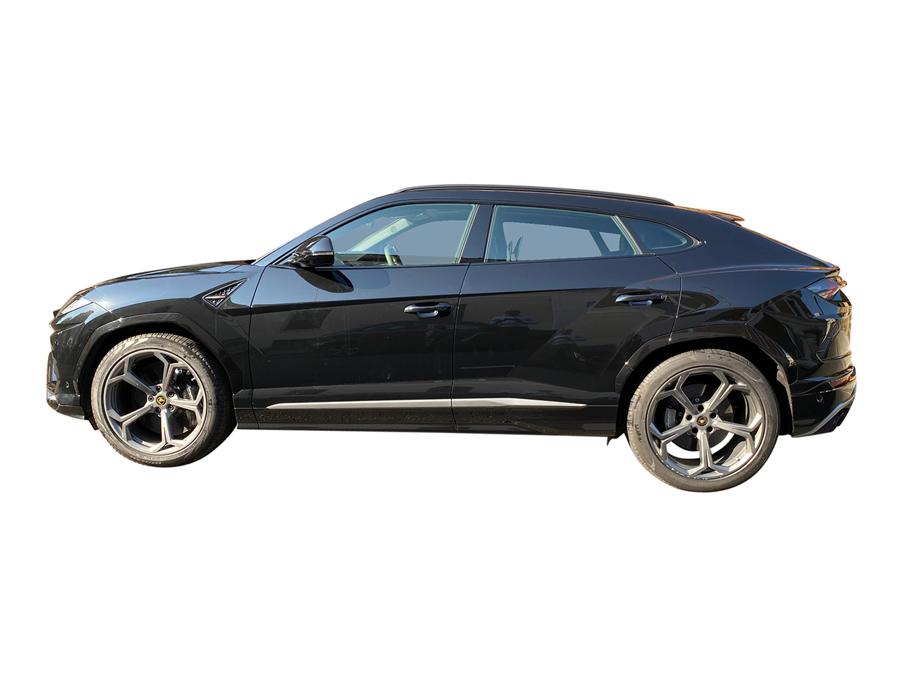 lamborghini urus side view